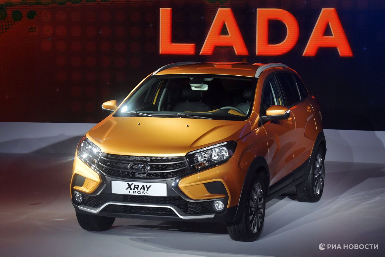 «АвтоВАЗ» выпустил LADA XRay Cross с вариатором