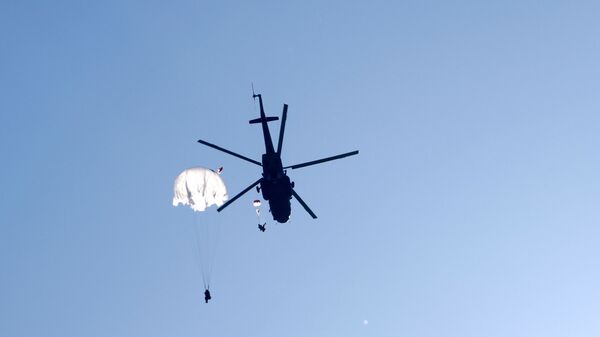 Отработка десантирования с вертолетов Ми-8АМТШ Терминатор. Архивное фото Отработка десантирования с вертолетов Ми-8АМТШ Терминатор. Архивное фото
