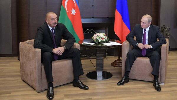 Президент РФ Владимир Путин и президент Азербайджана Ильхам Алиев во время встречи. 1 сентября 2018 Президент РФ Владимир Путин и президент Азербайджана Ильхам Алиев во время встречи. 1 сентября 2018