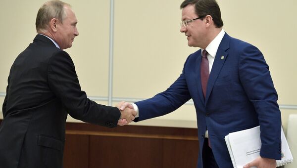 Президент РФ В. Путин провел встречу с врио губернатора Самарской области Д. Азаровым Президент РФ В. Путин провел встречу с врио губернатора Самарской области Д. Азаровым