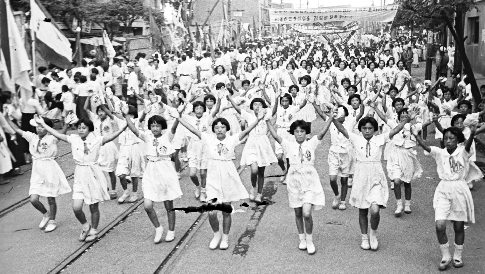 Корейские школьницы на демонстрации в День провозглашения Республики. 1948 год - РИА Новости, 1920, 09.09.2018
