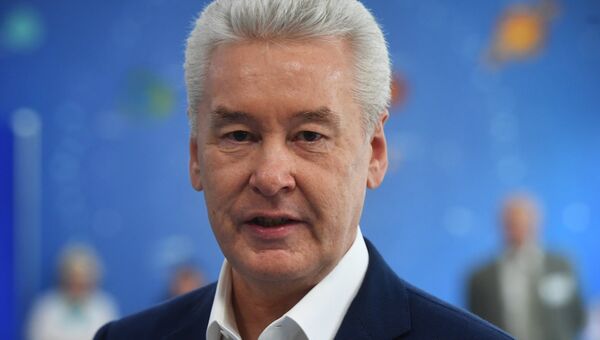 Мэр Москвы Сергей Собянин в единый день голосования на избирательном участке в Москве Мэр Москвы Сергей Собянин в единый день голосования на избирательном участке в Москве