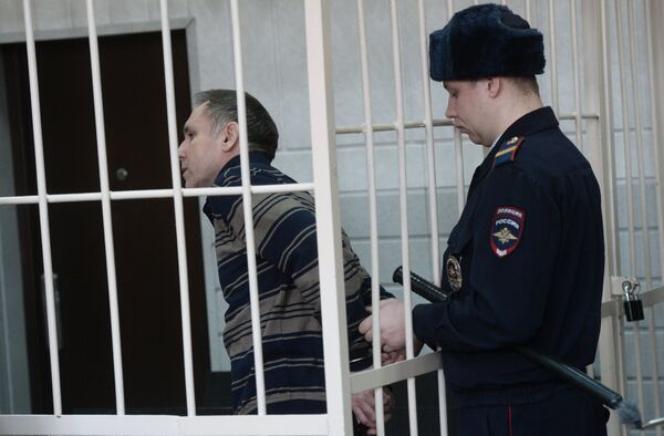52-летний бывший милиционер Евгений Чуплинский, обвиняемый в убийстве 19 женщин с 1998 по 2005 год, во время оглашения ему приговора в Новосибирском областном суде. 6 марта 2018 52-летний бывший милиционер Евгений Чуплинский, обвиняемый в убийстве 19 женщин с 1998 по 2005 год, во время оглашения ему приговора в Новосибирском областном суде. 6 марта 2018