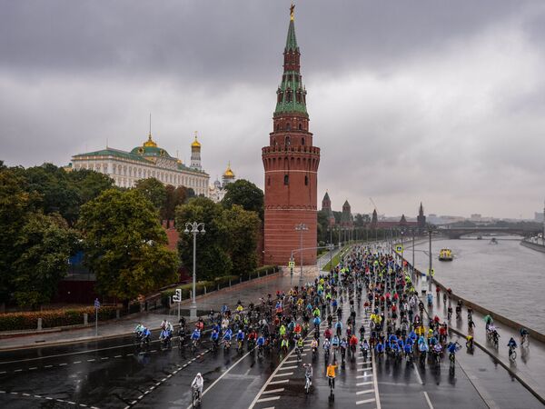 Участники осеннего Московского Велопарада в поддержку развития велосипедной инфраструктуры и за безопасность на дорогах. 16 сентября 2018 Участники осеннего Московского Велопарада в поддержку развития велосипедной инфраструктуры и за безопасность на дорогах. 16 сентября 2018