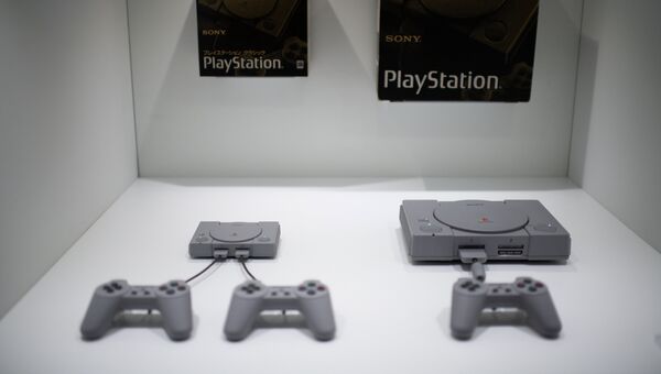 Приставки Sony Playstation. Архивное фото Приставки Sony Playstation. Архивное фото