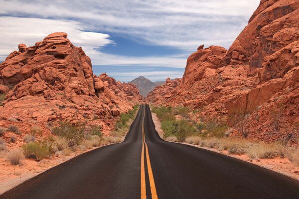 Дорога Valley of Fire Road в США Дорога Valley of Fire Road в США