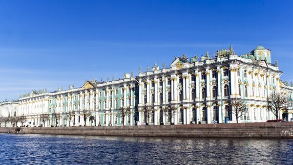 Вид на Зимний дворец в Санкт-Петербурге Вид на Зимний дворец в Санкт-Петербурге