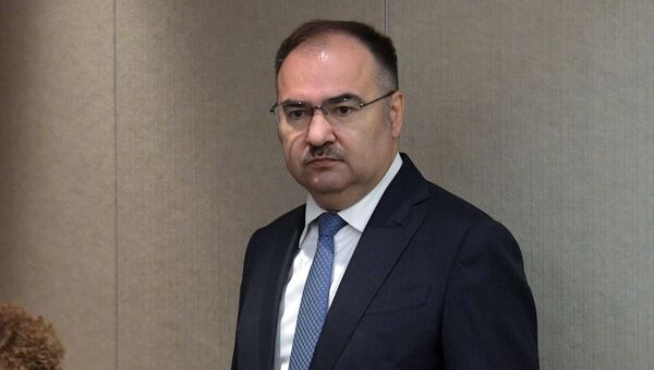Председатель правления Пенсионного фонда России Антон Дроздов на пленарном заседании Государственной Думы РФ. 25 сентября 2018 Председатель правления Пенсионного фонда России Антон Дроздов на пленарном заседании Государственной Думы РФ. 25 сентября 2018