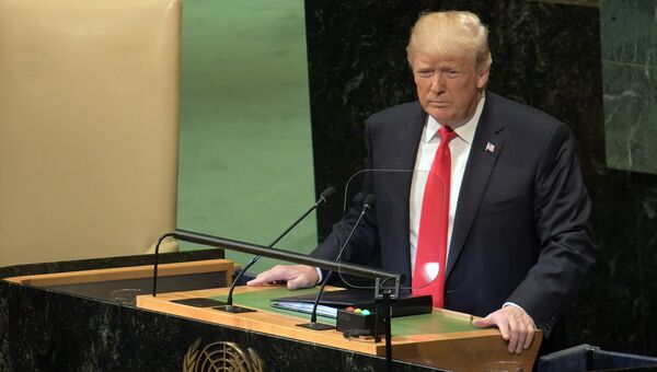 Президент США Дональд Трамп выступает на Генеральной Ассамблее Организации Объединенных Наций в Нью-Йорке. 25 сентября 2018 Президент США Дональд Трамп выступает на Генеральной Ассамблее Организации Объединенных Наций в Нью-Йорке. 25 сентября 2018