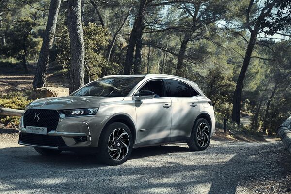 Автомобиль DS 7 Crossback E-Tense Автомобиль DS 7 Crossback E-Tense