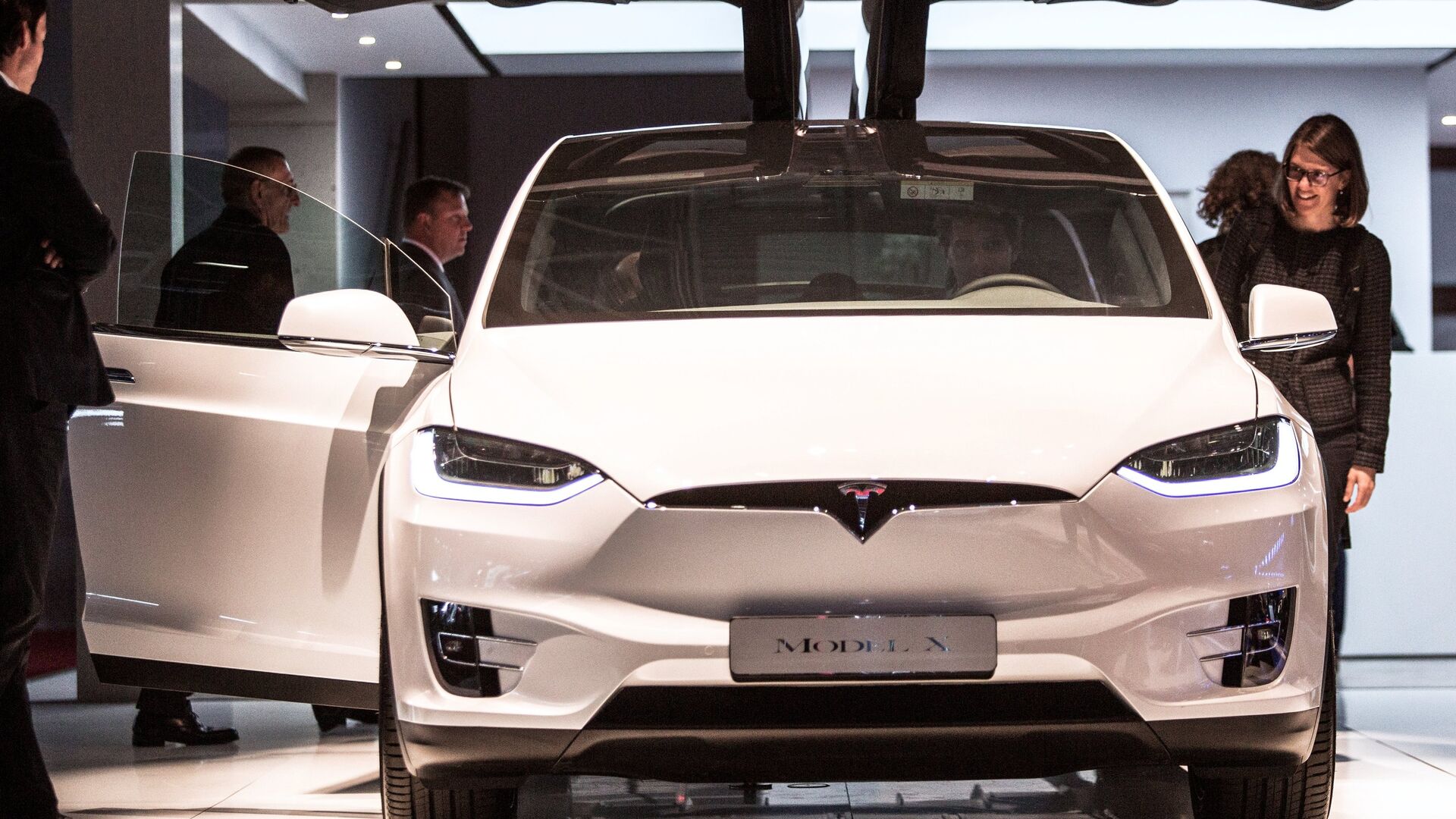 Ученые доказали, что автопилот Tesla делает водителей невнимательными