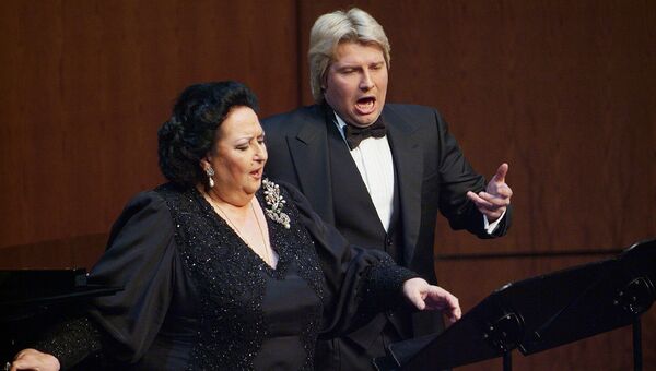 Монсеррат Кабалье и Николай Басков во время выступления в театре Gran Teatre del Liceu в Барселоне. Архивное фото Монсеррат Кабалье и Николай Басков во время выступления в театре Gran Teatre del Liceu в Барселоне. Архивное фото