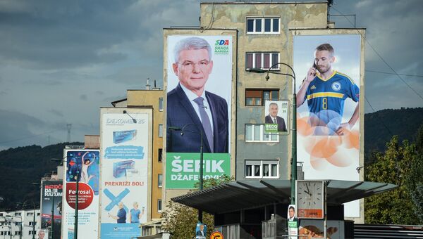 Предвыборные плакаты в Сараево в день всеобщих выборов в Боснии и Герцеговине. 7 октября 2018 Предвыборные плакаты в Сараево в день всеобщих выборов в Боснии и Герцеговине. 7 октября 2018