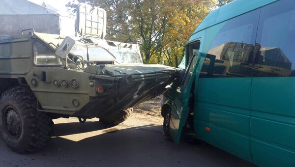 На месте ДТП с участием БТР и маршрутки в селе Мелиоративное Днепропетровской области. Архивное фото На месте ДТП с участием БТР и маршрутки в селе Мелиоративное Днепропетровской области. Архивное фото