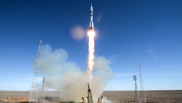 Старт ракеты-носителя Союз-ФГ с пилотируемым кораблем Союз МС-10. Архивное фото Старт ракеты-носителя Союз-ФГ с пилотируемым кораблем Союз МС-10. Архивное фото