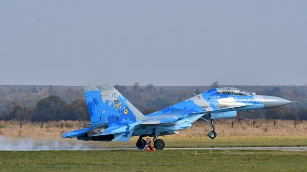 Украинский истребитель Су-27 во время учений Чистое небо - 2018 Украинский истребитель Су-27 во время учений Чистое небо - 2018
