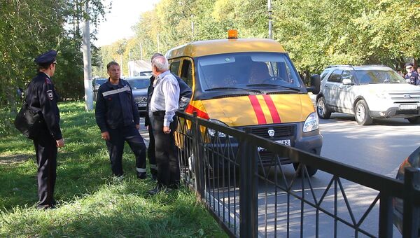 У Политехнического колледжа в Керчи, в котором произошел взрыв У Политехнического колледжа в Керчи, в котором произошел взрыв