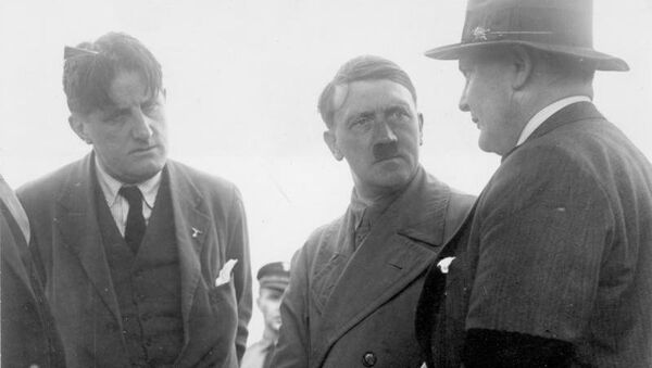 Эрнст Ганфштенгль, Адольф Гитлер и Герман Геринг. 1932 год Эрнст Ганфштенгль, Адольф Гитлер и Герман Геринг. 1932 год