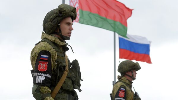 Российские и белорусские военнослужащие. Архивное фото Российские и белорусские военнослужащие. Архивное фото