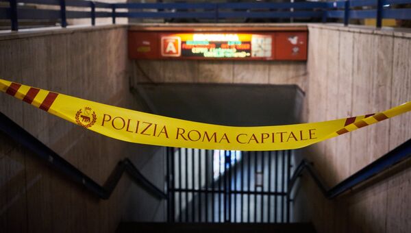 Вход на станцию метро Repubblica в Риме, на которой произошло обрушение эскалатора Вход на станцию метро Repubblica в Риме, на которой произошло обрушение эскалатора
