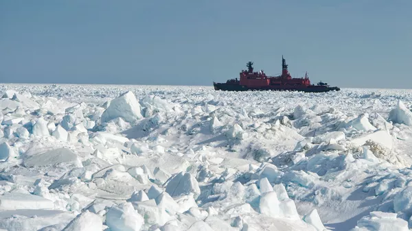 Атомный ледокол Ямал в Карском море