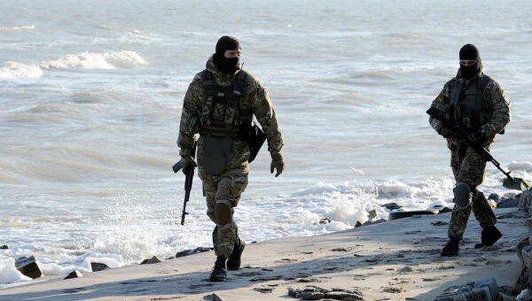 Украинские военные на побережье Азовского моря Украинские военные на побережье Азовского моря