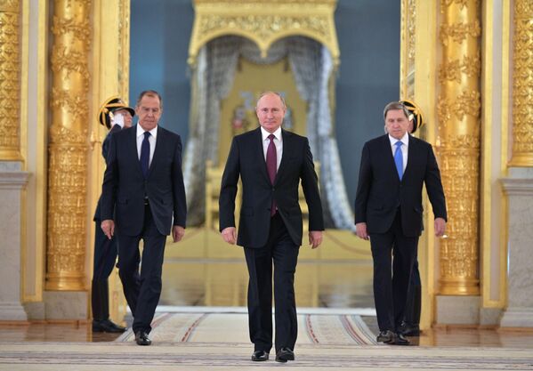 Президент РФ Владимир Путин на церемонии вручения верительных грамот послов иностранных государств в Александровском зале БКД Президент РФ Владимир Путин на церемонии вручения верительных грамот послов иностранных государств в Александровском зале БКД