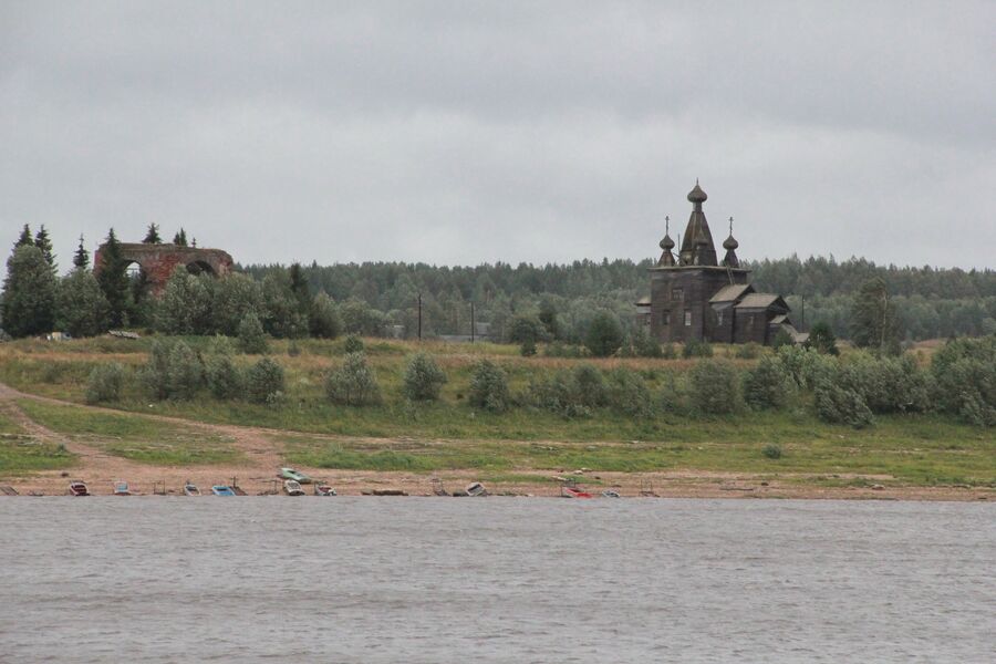 Храм Воскресения Христова 1766 года в селе Ракула Холмогорского района Архангельской области Храм Воскресения Христова 1766 года в селе Ракула Холмогорского района Архангельской области