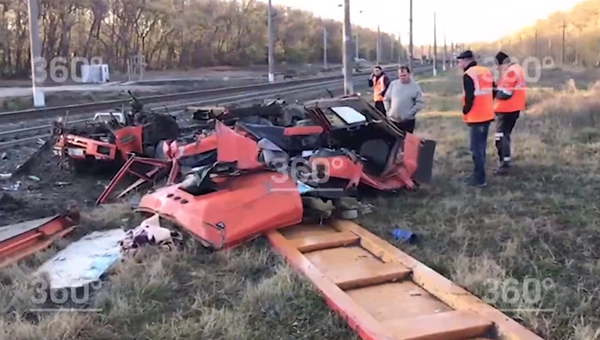 Опубликовано видео с места ДТП с поездом и КамАЗом в Краснодарском крае Опубликовано видео с места ДТП с поездом и КамАЗом в Краснодарском крае