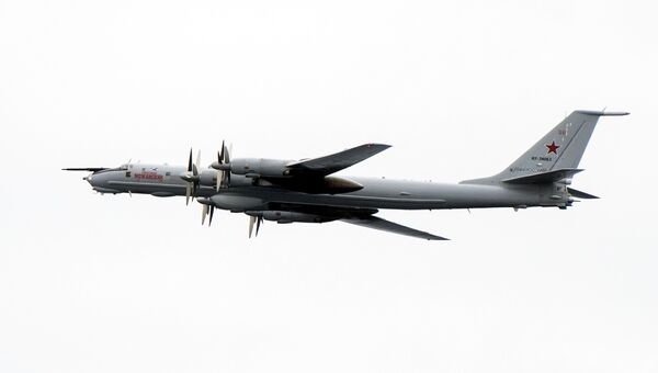 Противолодочный турбовинтовой самолет ВВС России Ту-142 Александр Можайский во время пролета над кораблями НАТО в Норвежском море. 2 ноября 2018 Противолодочный турбовинтовой самолет ВВС России Ту-142 Александр Можайский во время пролета над кораблями НАТО в Норвежском море. 2 ноября 2018