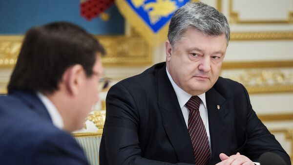 Президент Украины Петр Порошенко и генеральный прокурор Украины Юрий Луценко. Архивное фото Президент Украины Петр Порошенко и генеральный прокурор Украины Юрий Луценко. Архивное фото