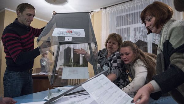 Выборы в Донецкой народной республике. Архивное фото Выборы в Донецкой народной республике. Архивное фото