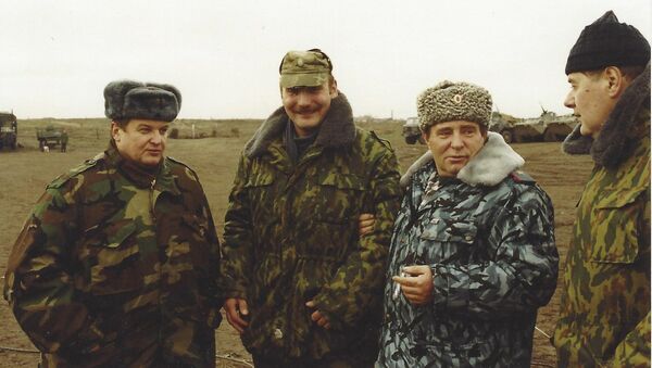 Второй справа экс-начальник Главного управления по борьбе с организованной преступностью МВД РСФСР Александр Гуров Второй справа экс-начальник Главного управления по борьбе с организованной преступностью МВД РСФСР Александр Гуров