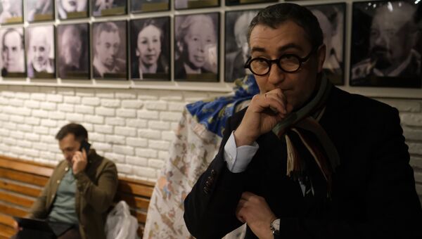 Ректор ГИТИСа Григорий Заславский в коридоре главного здания Ректор ГИТИСа Григорий Заславский в коридоре главного здания