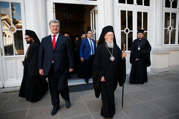 Президент Украины Петр Порошенко и Вселенский патриарх Варфоломей в Стамбуле Президент Украины Петр Порошенко и Вселенский патриарх Варфоломей в Стамбуле