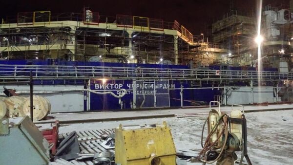Ледокол Виктор Черномырдин на Адмиралтейских верфях в Санкт-Петербурге после пожара Ледокол Виктор Черномырдин на Адмиралтейских верфях в Санкт-Петербурге после пожара