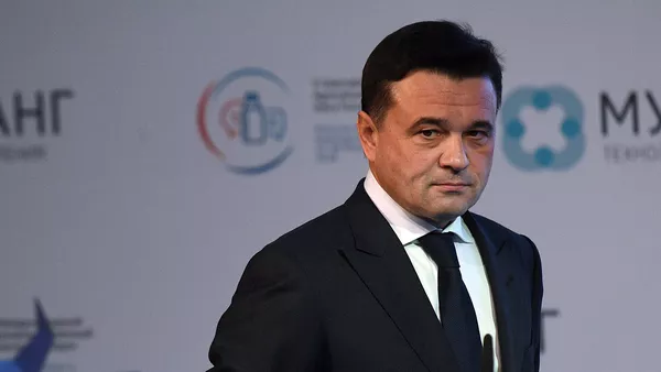 Андрей Воробьев наградил самых активных добровольцев Московской области Андрей Воробьев наградил самых активных добровольцев Московской области