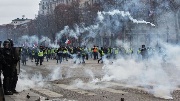 Акция протеста автомобилистов в Париже Акция протеста автомобилистов в Париже