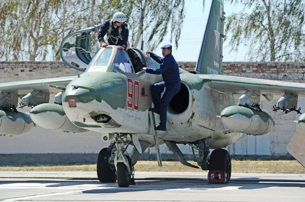 Штурмовик Су-25 на одном из военных аэродромов Краснодарского края после многодневной командировки в Сирии