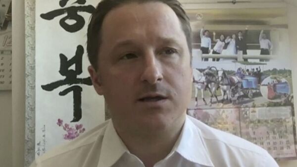 Гражданин Канады Майкла Спэйвор, директор компании, занимающейся культурным обменом с КНДР Гражданин Канады Майкла Спэйвор, директор компании, занимающейся культурным обменом с КНДР