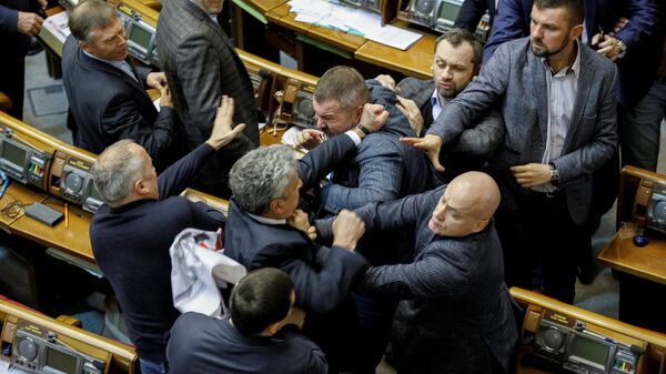 Драка депутатов на заседании Верховной рады Украины Драка депутатов на заседании Верховной рады Украины