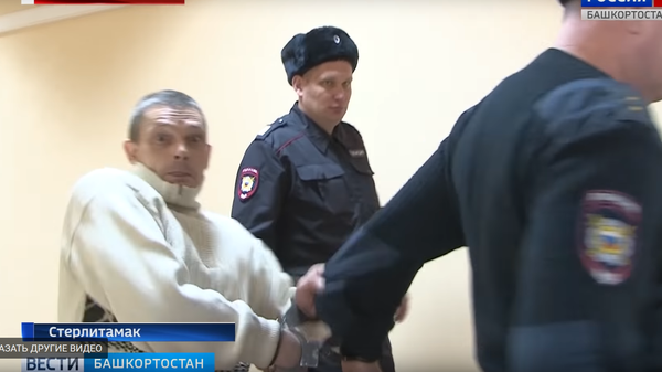 Опубликовано видео нападения киллера на оператора «Вестей» в Башкирии
Опубликовано видео нападения киллера на оператора «Вестей» в Башкирии