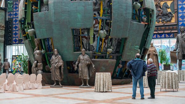 В Галерее Зураба Церетели на Пречистенке В Галерее Зураба Церетели на Пречистенке
