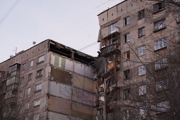 На месте обрушения одного из подъездов жилого дома в Магнитогорске. 31 декабря 2018 На месте обрушения одного из подъездов жилого дома в Магнитогорске. 31 декабря 2018