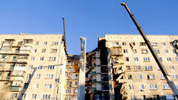 На месте обрушения одного из подъездов жилого дома в Магнитогорске