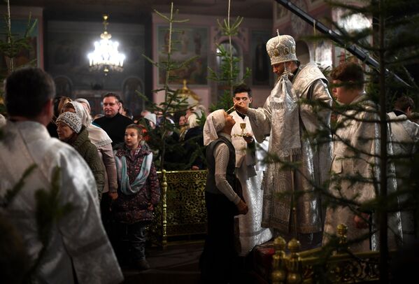 Митрополит Новосибирский и Бердский Никодим во время рождественского богослужения в Вознесенском кафедральном соборе в Новосибирске Митрополит Новосибирский и Бердский Никодим во время рождественского богослужения в Вознесенском кафедральном соборе в Новосибирске