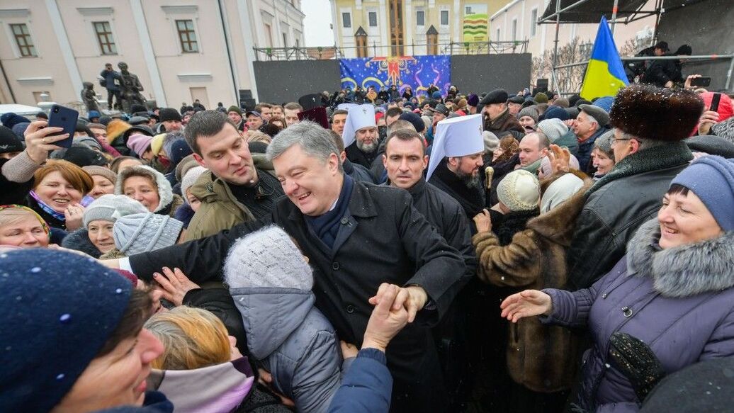 Томос-туром по бездорожью. Порошенко лично презентует автокефалию Томос-туром по бездорожью. Порошенко лично презентует автокефалию