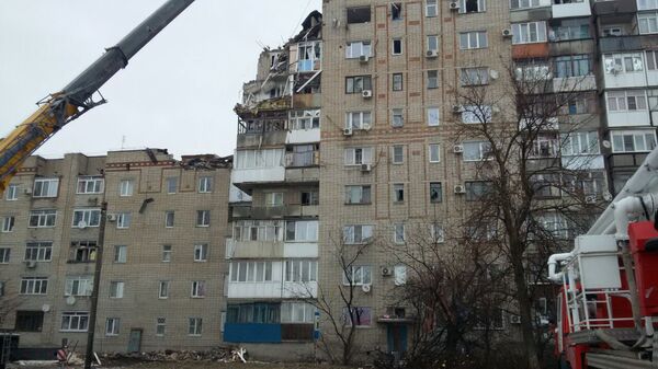 Разбор завалов на месте взрыва газа в жилом доме в Шахтах. 15 января 2019 Разбор завалов на месте взрыва газа в жилом доме в Шахтах. 15 января 2019