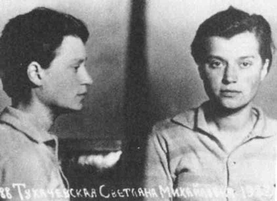 Светлана Тухачевская в тюрьме, 1944 год Светлана Тухачевская в тюрьме, 1944 год