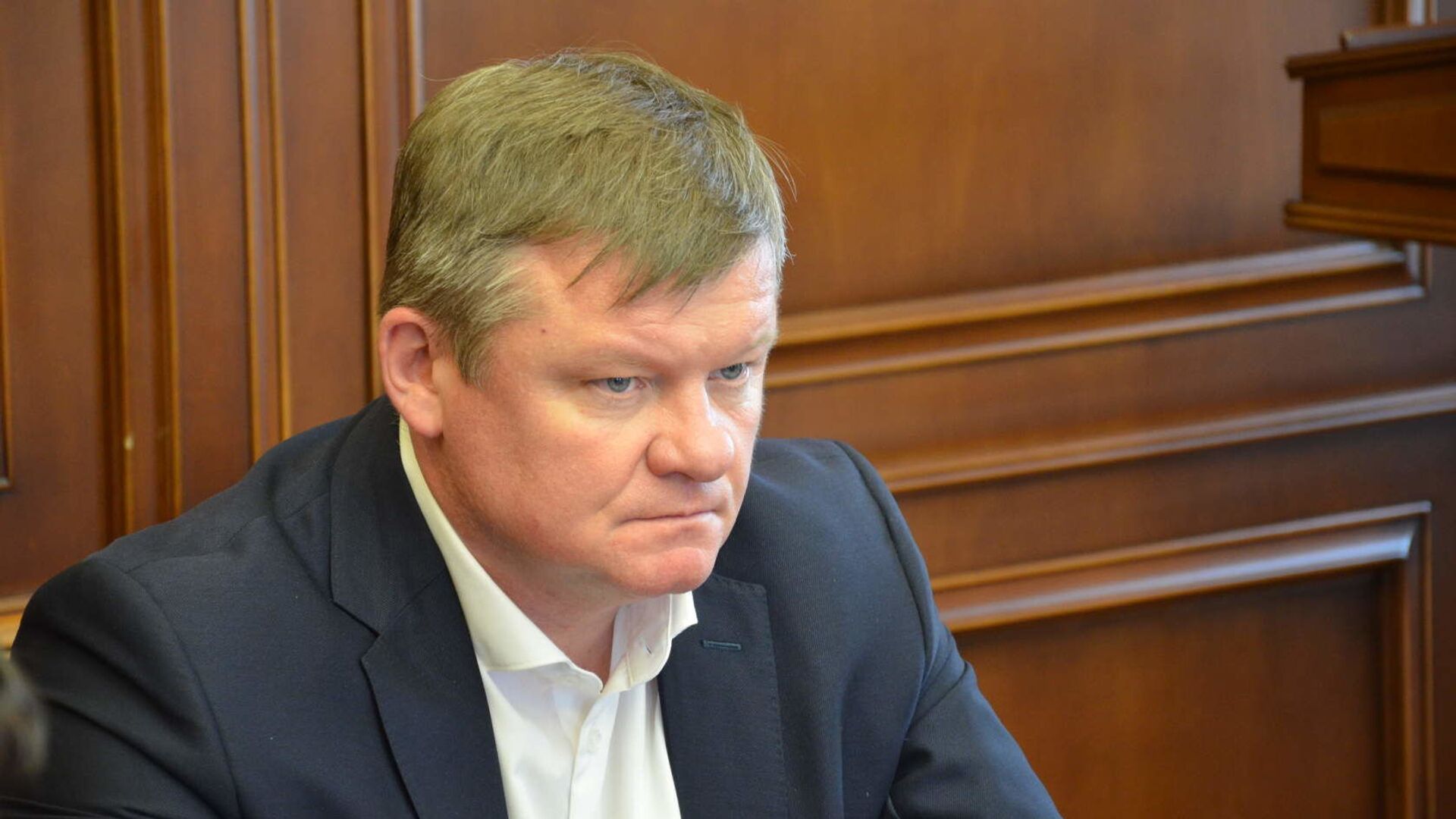 Мэр Саратова призвал выяснить причины нападения на депутата от КПРФ